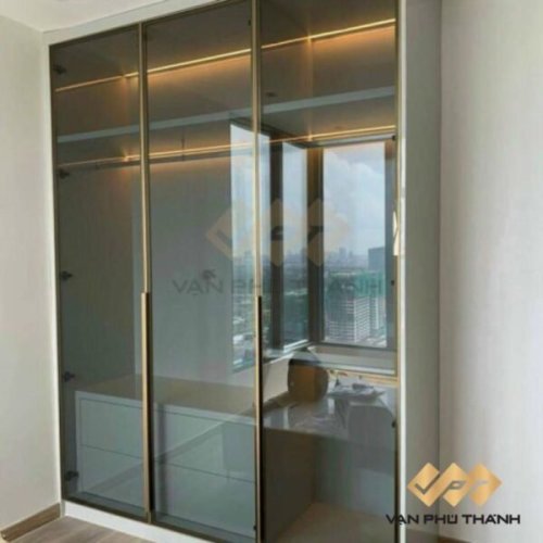 Tủ áo cánh kính trong suốt